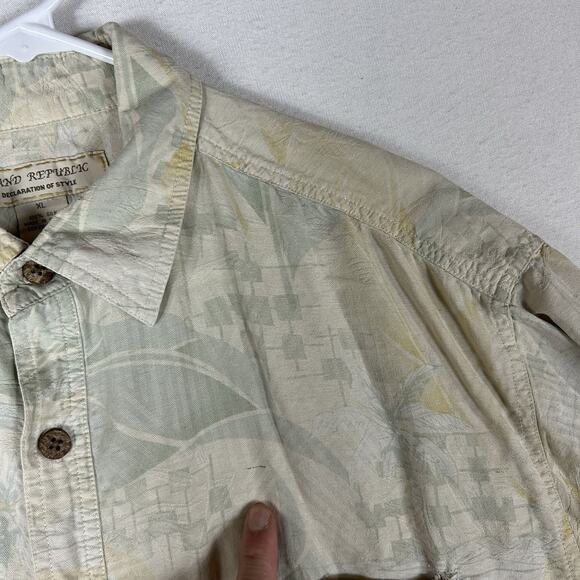 Island Republic 100% Silk Hawaiian Button Up Shirt Men's XL Relaxed Beige Yellow - Picture 4 of 8